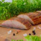Störfilet geräuchert – zwei Stücke mit Pfeffer und Salz