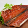 Wildlachs gedörrt – zwei Filets mit Haut und Salat